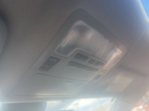 Used 2019 Toyota Highlander XLE image 5