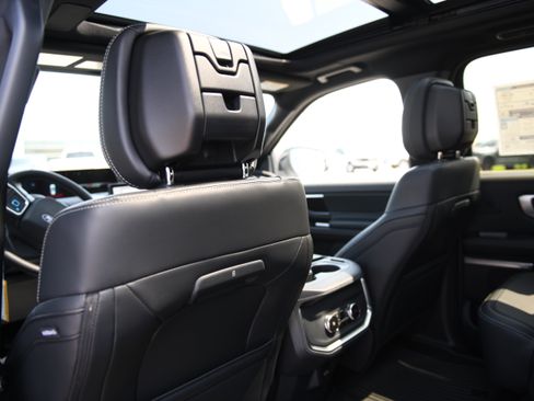 New 2027 Ford Expedition Platinum w/ Stealth Appearance Package RWD image 14
