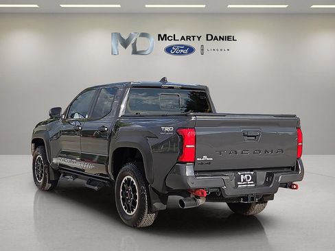Used 2024 Toyota Tacoma TRD Off-Road w/ TRD Off Road Upgrade Package AWD/4WD image 4