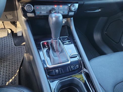 Used 2023 Jeep Compass Trailhawk image 18