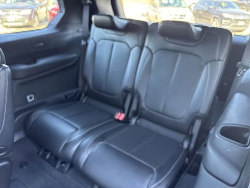 Used 2024 Jeep Grand Cherokee L Limited w/ Luxury Tech Group II image 15