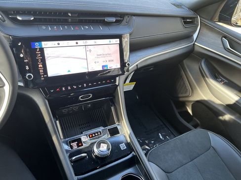 New 2026 Jeep Grand Cherokee Laredo image 13