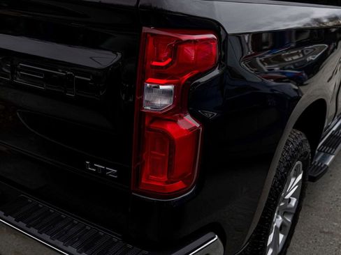 Used 2022 Chevrolet Silverado 1500 LTZ image 38