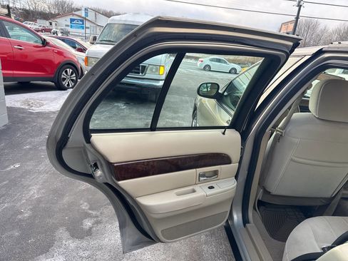 Used 2008 Mercury Grand Marquis GS image 18