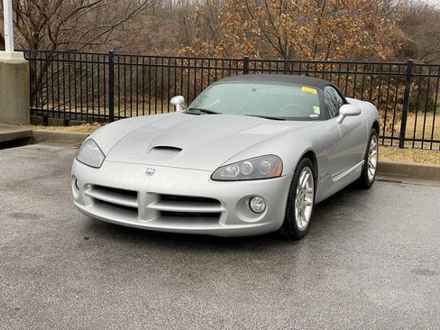 Used 2003 Dodge Viper SRT-10 image 3