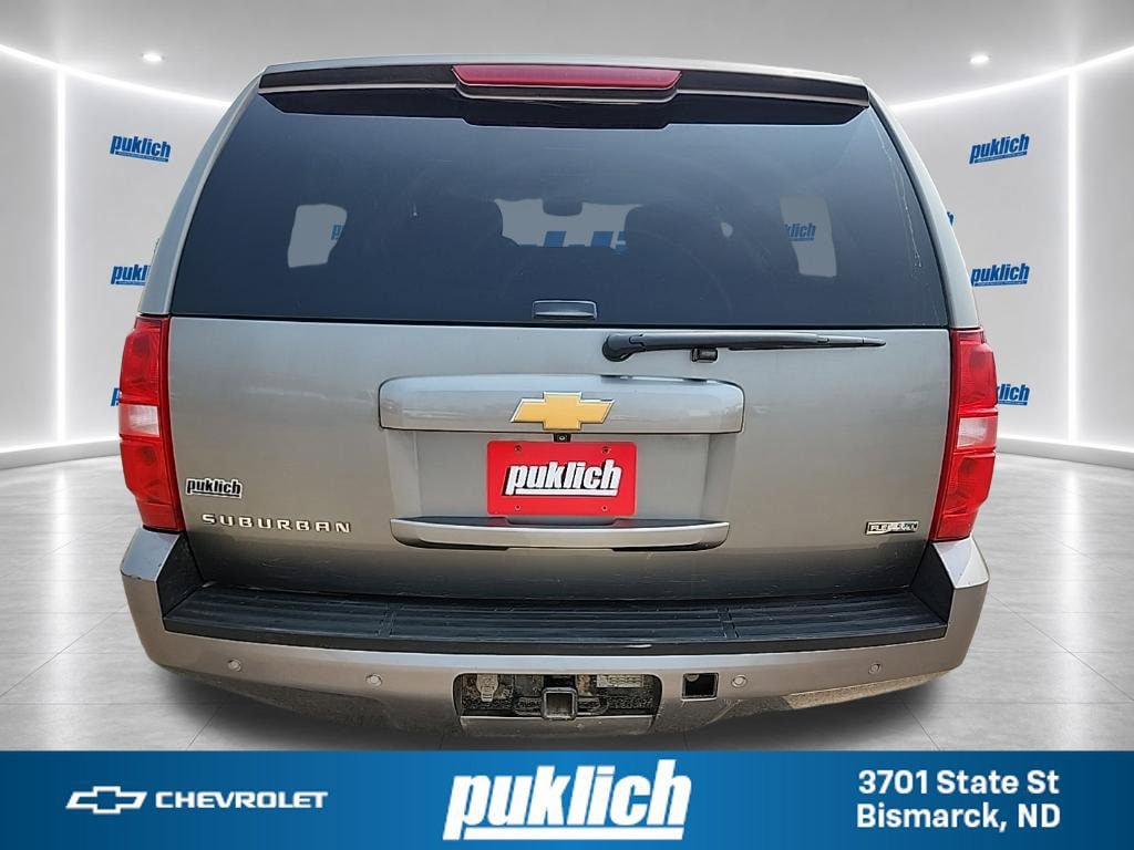 Used 2012 Chevrolet Suburban LS w/ Convenience Package 1 AWD/4WD image 4