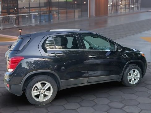 Used 2020 Chevrolet Trax LT AWD/4WD image 13