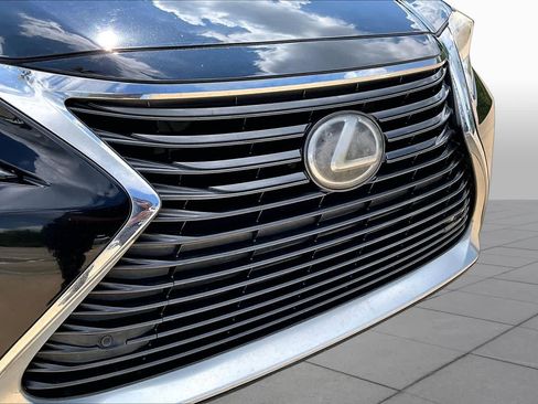 Used 2018 Lexus ES 350 w/ Luxury Package w/Wood Trim FWD image 26