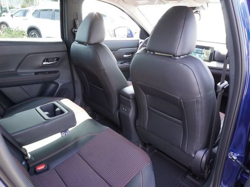 Used 2025 Nissan Kicks SR FWD image 10
