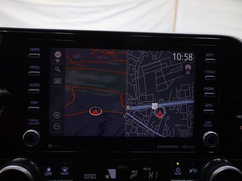 Used 2021 Toyota Highlander XLE image 22