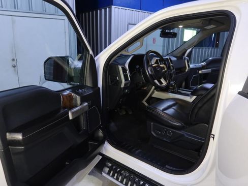 Used 2018 Ford F150 Lariat image 17