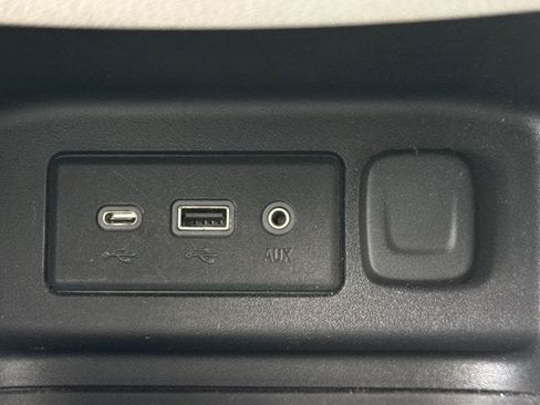 Used 2020 Chevrolet Equinox LS w/ LPO, Floor Liner Package FWD image 20