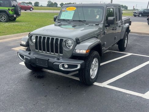Used 2022 Jeep Gladiator Sport AWD/4WD image 4