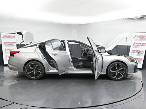 Used 2023 Nissan Altima 2.5 SR image 39