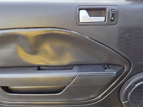 Used 2006 Ford Mustang Coupe image 15