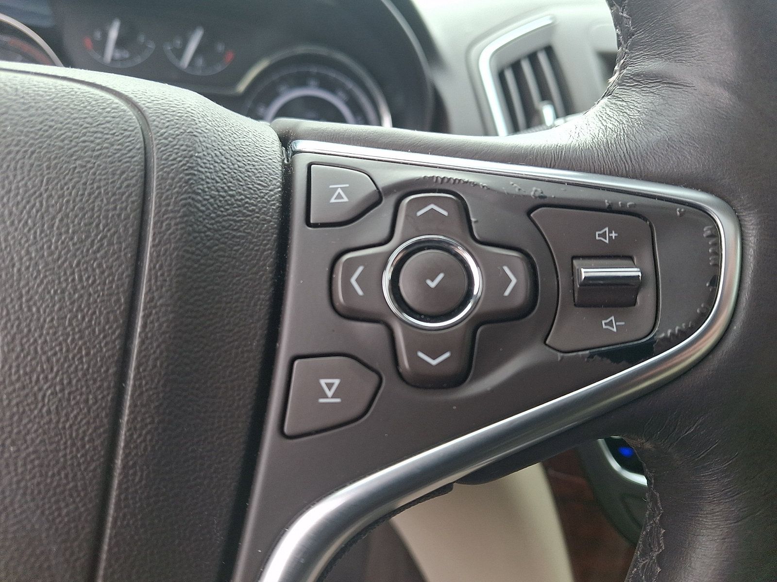 Used 2016 Buick Regal Premium w/ Driver Confidence Package #1 FWD image 20