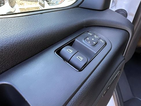 Used 2025 Mercedes-Benz Sprinter 2500 image 11