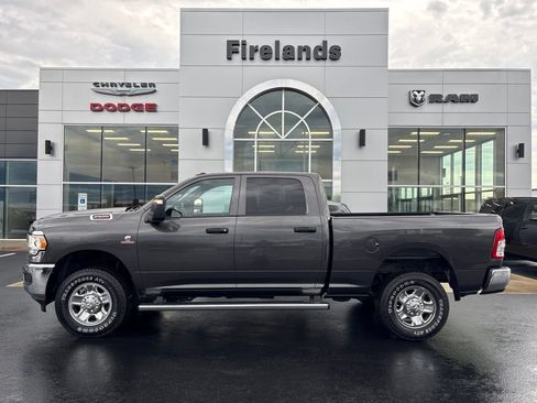 Used 2024 RAM 2500 Tradesman w/ Chrome Appearance Group AWD/4WD image 2