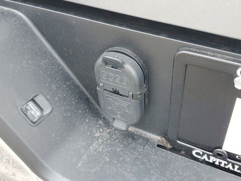 Used 2024 GMC Sierra 1500 SLT image 7