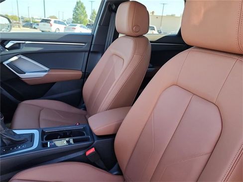 Certified 2025 Audi Q3 2.0T Premium w/ Convenience Package image 25
