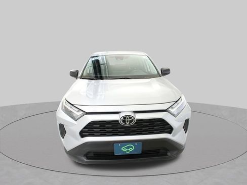 Used 2025 Toyota RAV4 LE AWD/4WD image 3