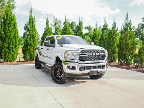 Used 2024 RAM 2500 Big Horn image 2