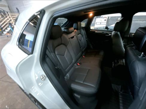 Used 2016 Porsche Macan S image 28