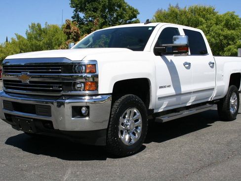 Used 2015 Chevrolet Silverado 2500 LTZ w/ Duramax Plus Package AWD/4WD image 9