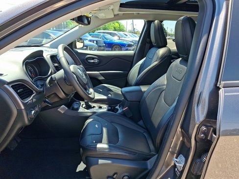 Used 2022 Jeep Cherokee Limited AWD/4WD image 12