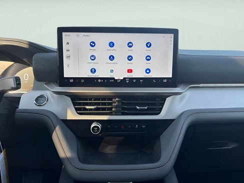 Used 2025 Ford Explorer Active w/ Active Comfort Package image 14