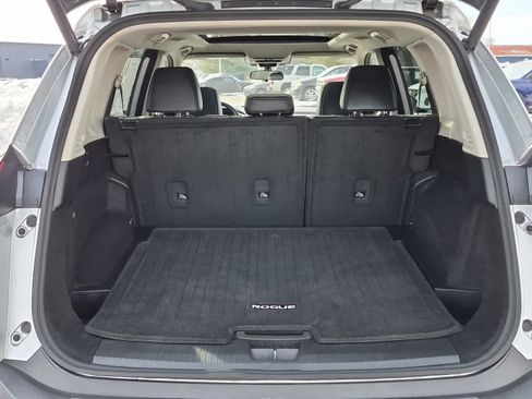 Used 2022 Nissan Rogue SV w/ SV Premium Package image 19