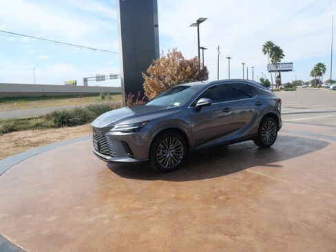 Used 2023 Lexus RX 350 w/ Luxury Package image 5