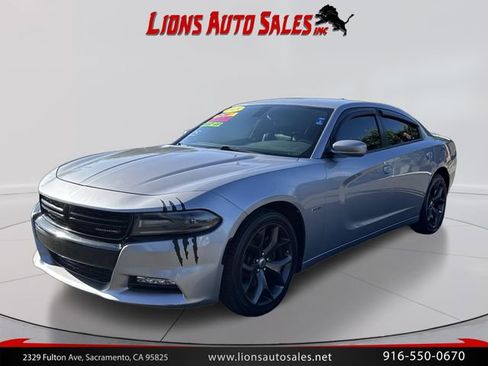 Used 2018 Dodge Charger R/T w/ Plus Group RWD image 9