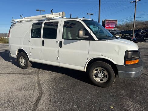 Used 2014 Chevrolet Express 2500 image 7