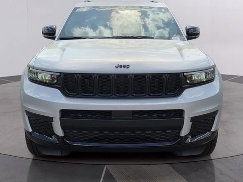 New 2025 Jeep Grand Cherokee L Altitude image 8