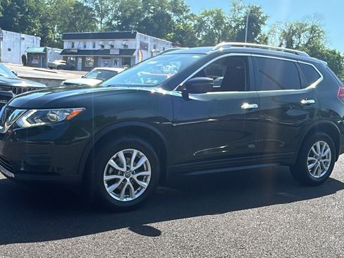Used 2018 Nissan Rogue SV AWD/4WD image 3