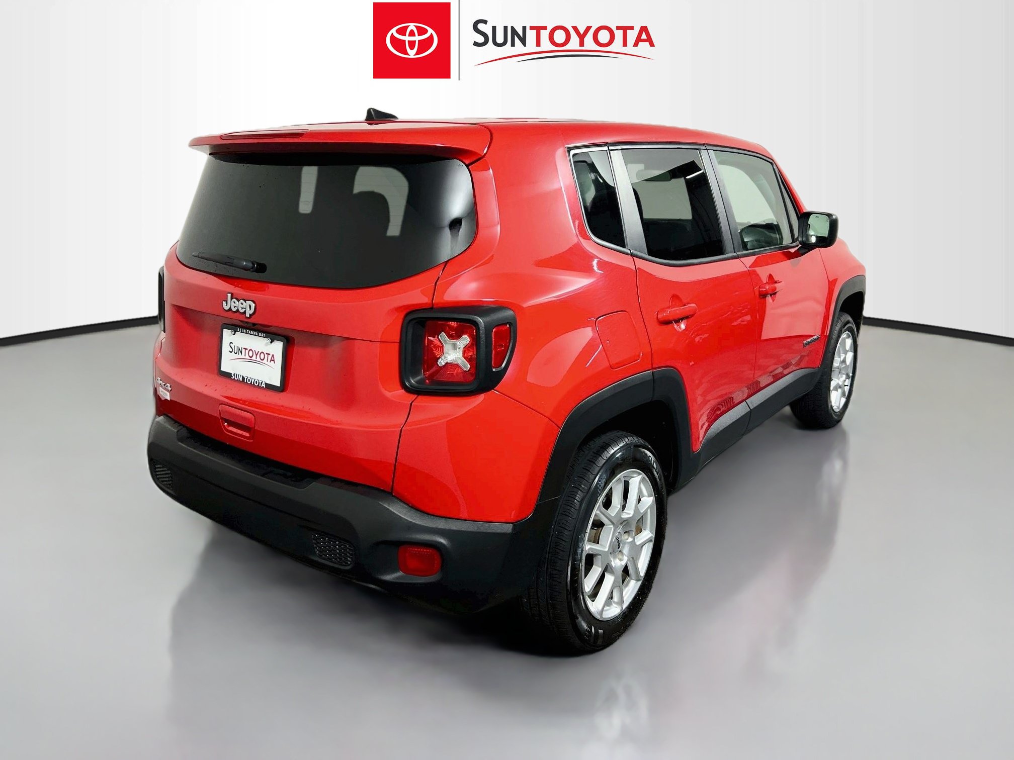 Used 2023 Jeep Renegade Latitude AWD/4WD image 4