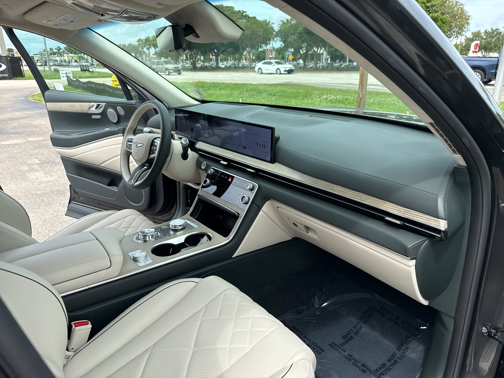 Certified 2025 Genesis GV80 3.5T Prestige AWD/4WD image 15