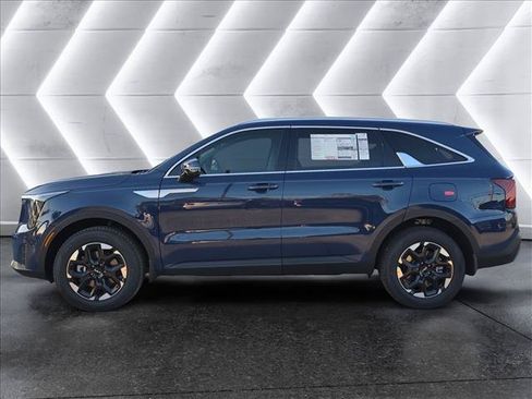 New 2026 Kia Sorento S AWD/4WD image 2