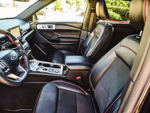 Used 2022 Ford Explorer ST-Line w/ Class IV Trailer Tow Package image 24