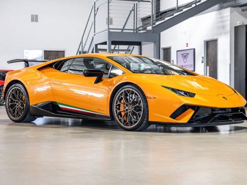 Used 2018 Lamborghini Huracan Performante AWD/4WD image 8