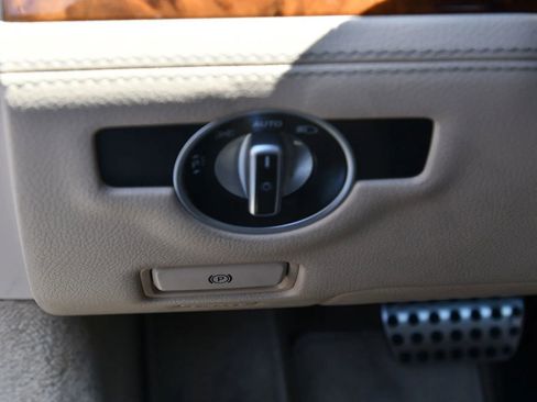 Used 2013 Mercedes-Benz SL 550 image 23