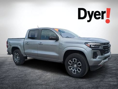 Certified 2025 Chevrolet Colorado Z71 w/ Technology Package AWD/4WD image 1