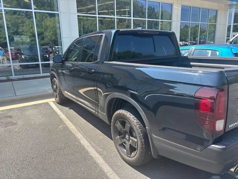 Used 2025 Honda Ridgeline Black Edition image 12