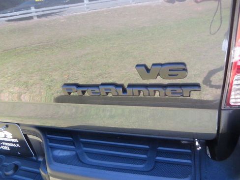 Used 2015 Toyota Tacoma PreRunner w/ TRD Sport Package image 9