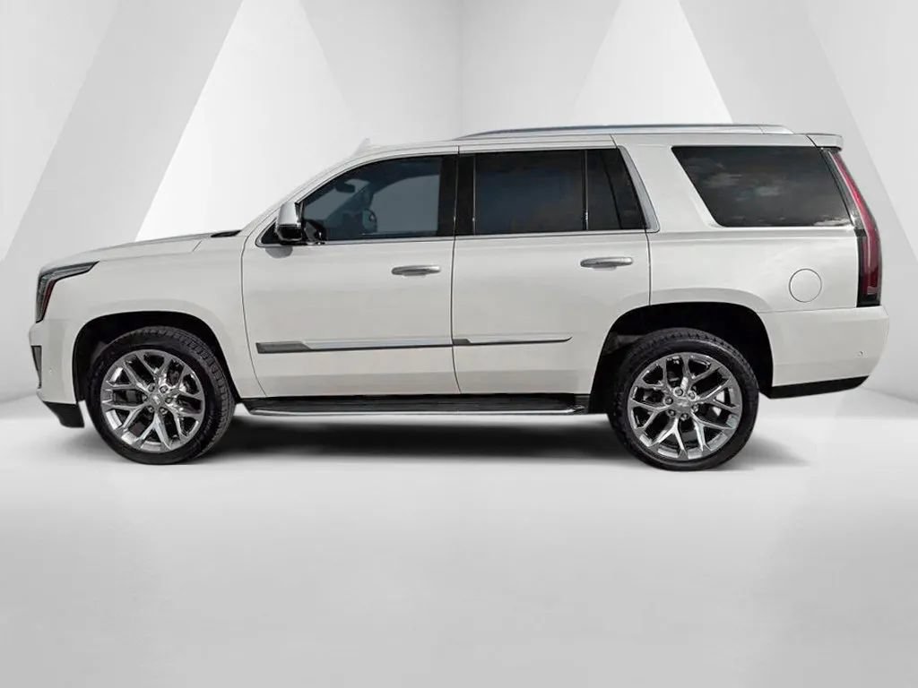 Used 2018 Cadillac Escalade Luxury AWD/4WD image 4