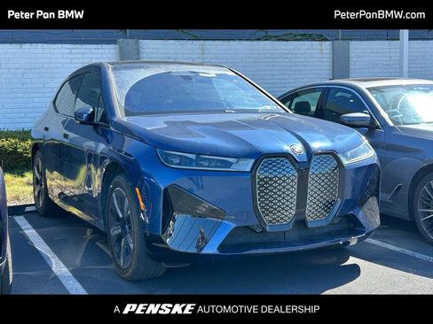 Used 2024 BMW iX xDrive50 w/ Sport Package AWD/4WD image 1