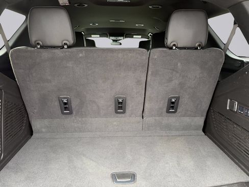 Used 2025 GMC Yukon Denali AWD/4WD image 19
