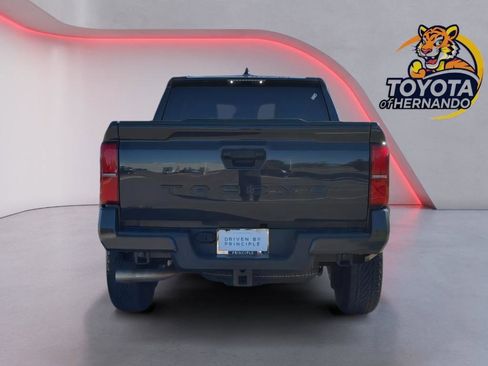 Used 2024 Toyota Tacoma TRD Off-Road image 6