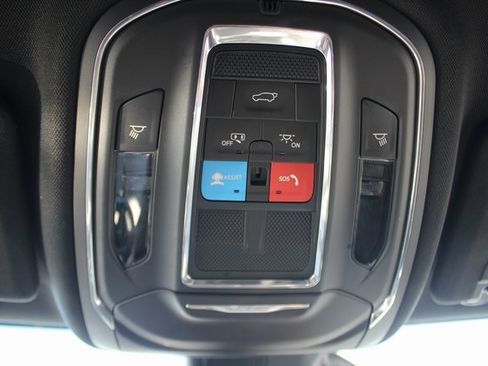 Used 2023 Jeep Grand Cherokee Altitude image 11
